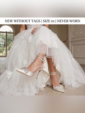 Lulus Lullie Ivory Satin Rhinestone Bow Pointed-Toe Pumps Heels Size 10